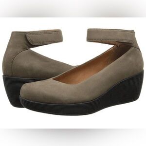 Clark’s Mary Jane Shoes - Claribel Nubuck